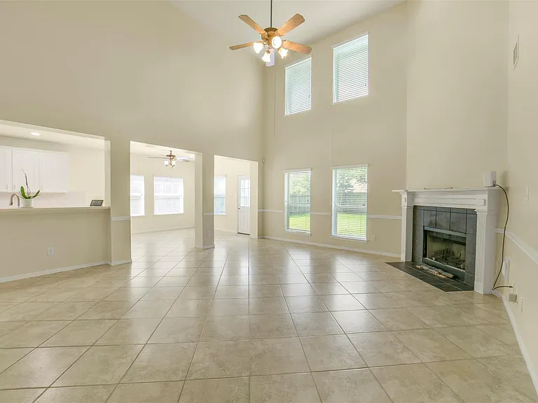 2414 Falcon Knoll Ln — Photo 26