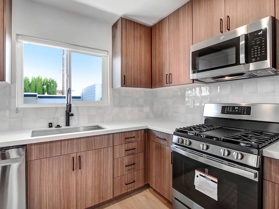 1st image of 8220 Norton Ave APT 5
