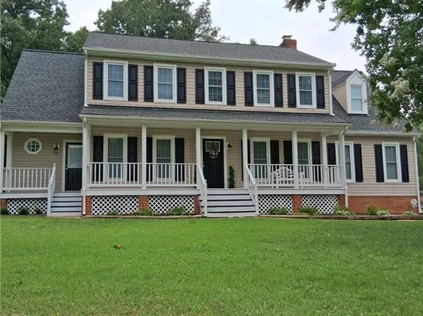 7450 Lake Terrell Dr, Mechanicsville, VA 23111