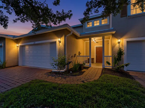 624 NE BENT PADDLE Lane, Port St Lucie, FL 34983
