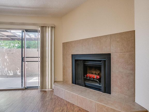 5th image of 3033 N 37th St Unit 13
