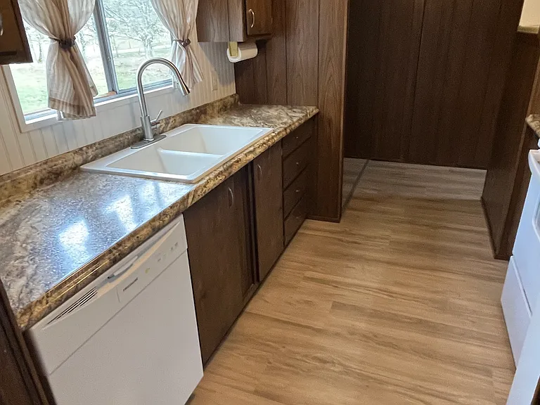 13850 Perry Rd — Photo 2