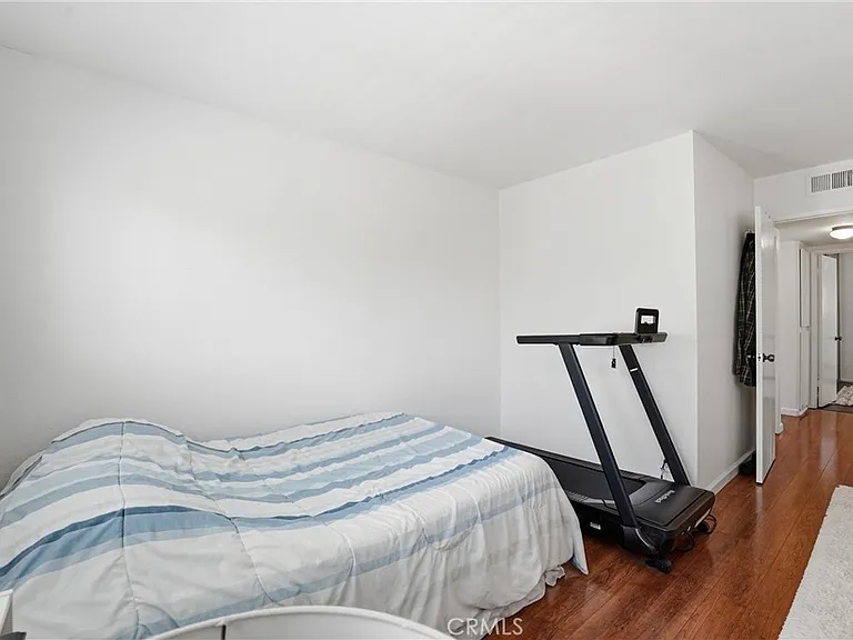104 Oval Rd — Photo 9