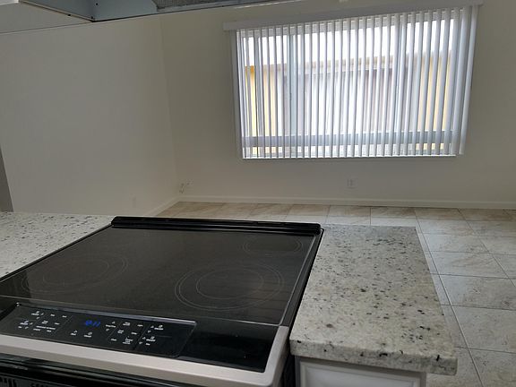 4th image of 62 Paloma Ave #B