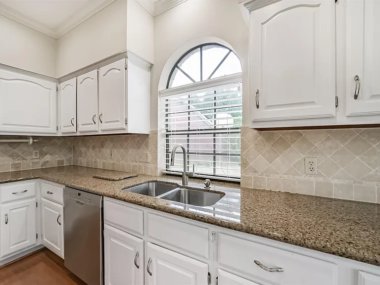 2214 Cherrytree Ridge Ln — Photo 28