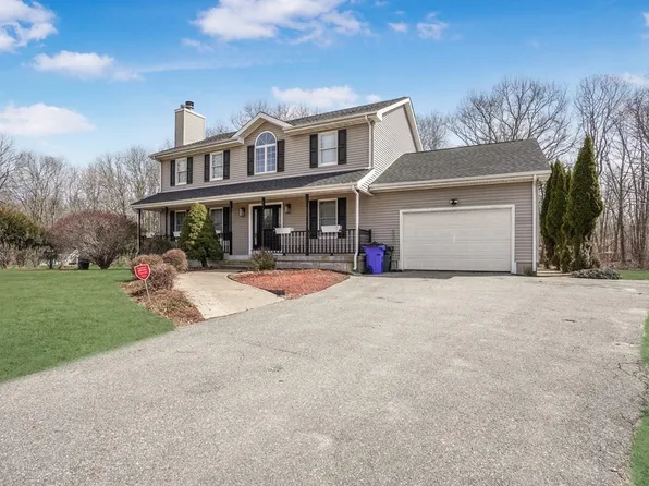 405 Blossom Hill Dr, Westport, MA 02790