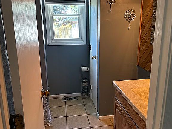 Main bathroom