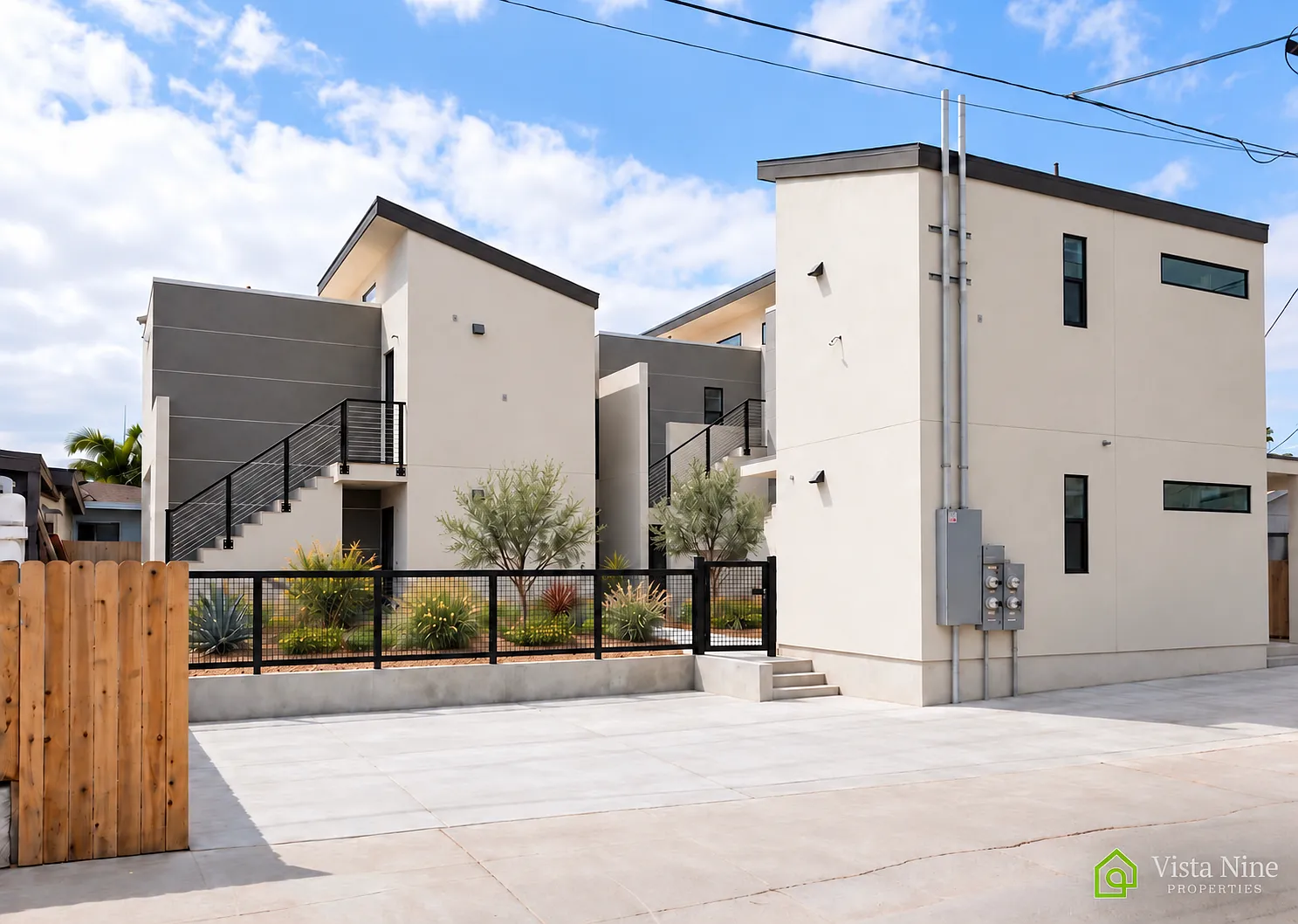 4892 Doliva Dr — Photo 1