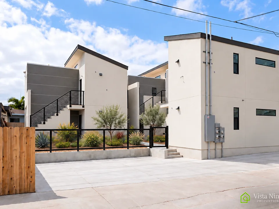 4892 Doliva Dr