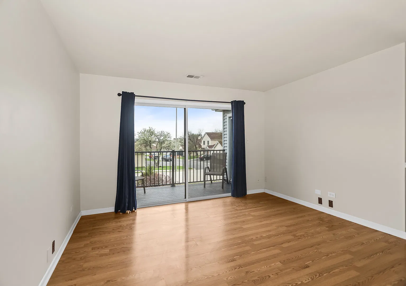 2 bed, 1102 sqft, $2,150 — Photo 4
