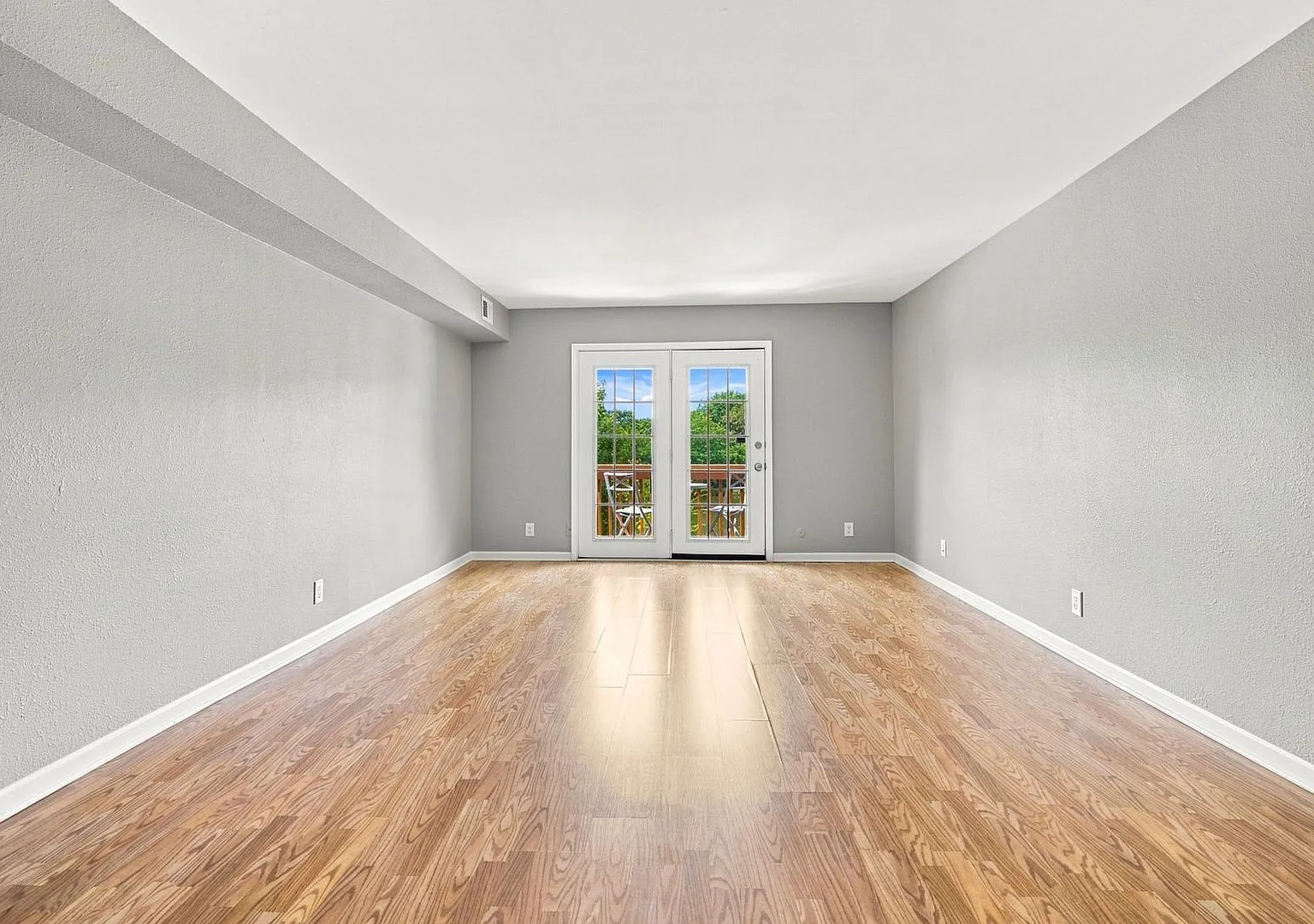 2 bed, 1030 sqft, $1,800 — Photo 4