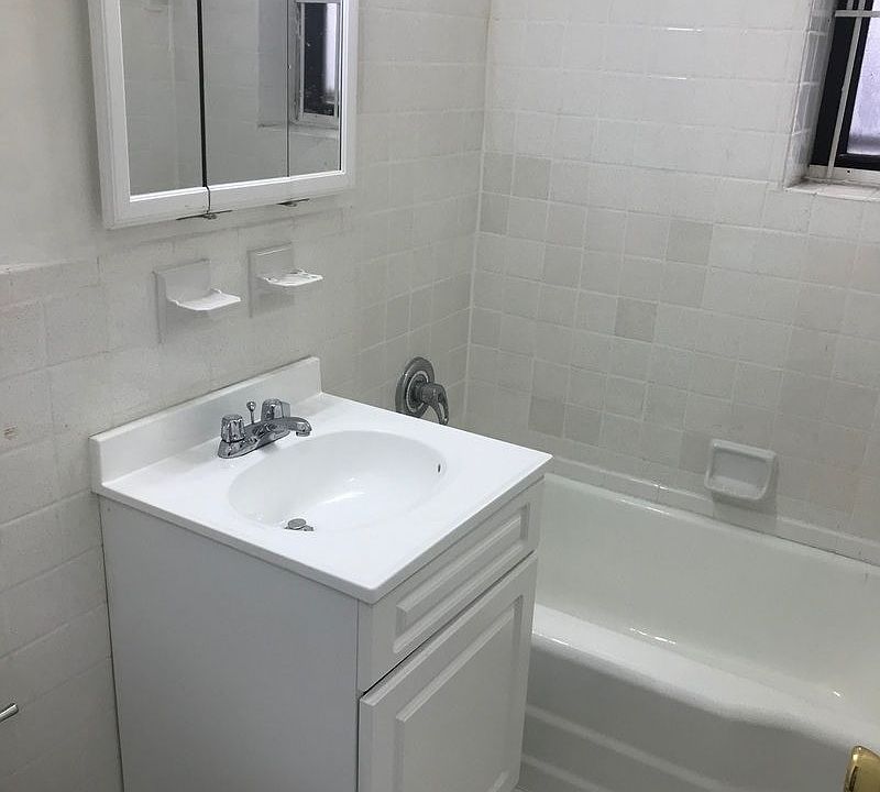 1st image of 10230 67th Ave APT 1T