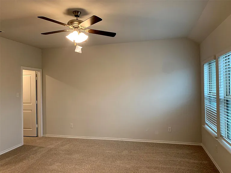 407 Milverton Dr — Photo 15