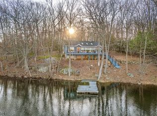 361 E Lakeshore Dr, Highland Lakes, NJ