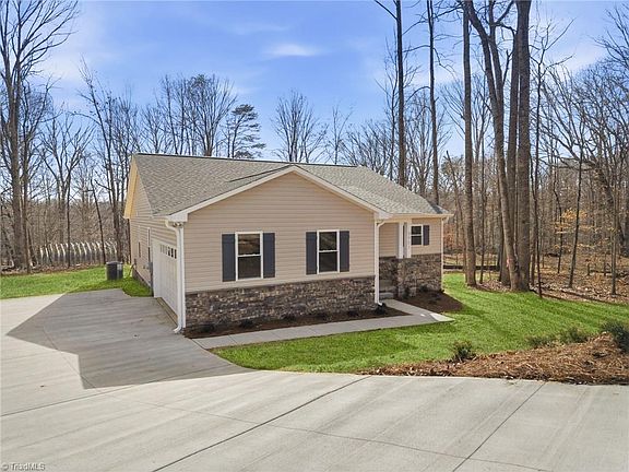 3rd image of 8901 Westing Ct