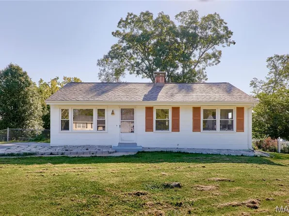 228 Newton Pl, Ballwin, MO 63021