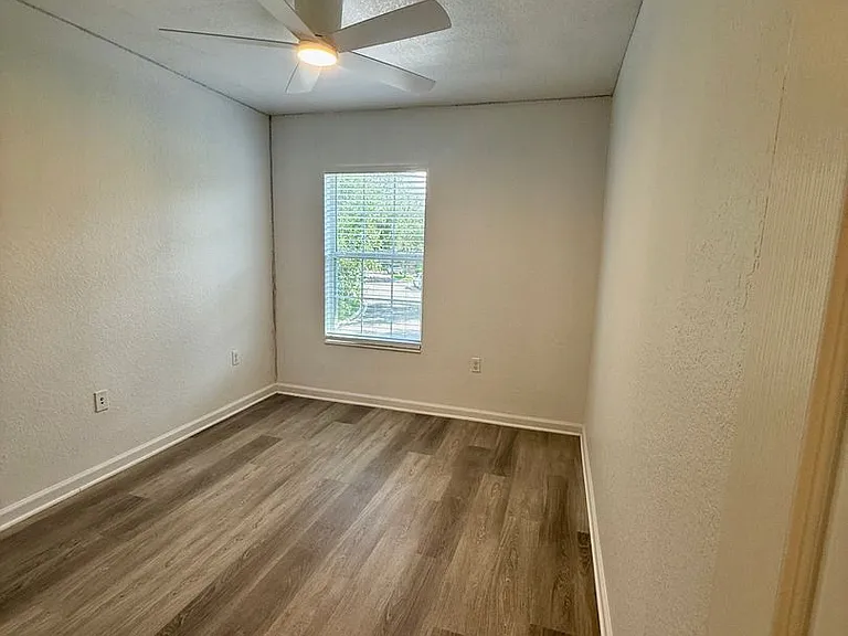 12722 Salomon Cove Dr — Photo 16