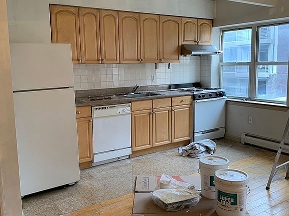 2nd image of 337 Grand St #4A