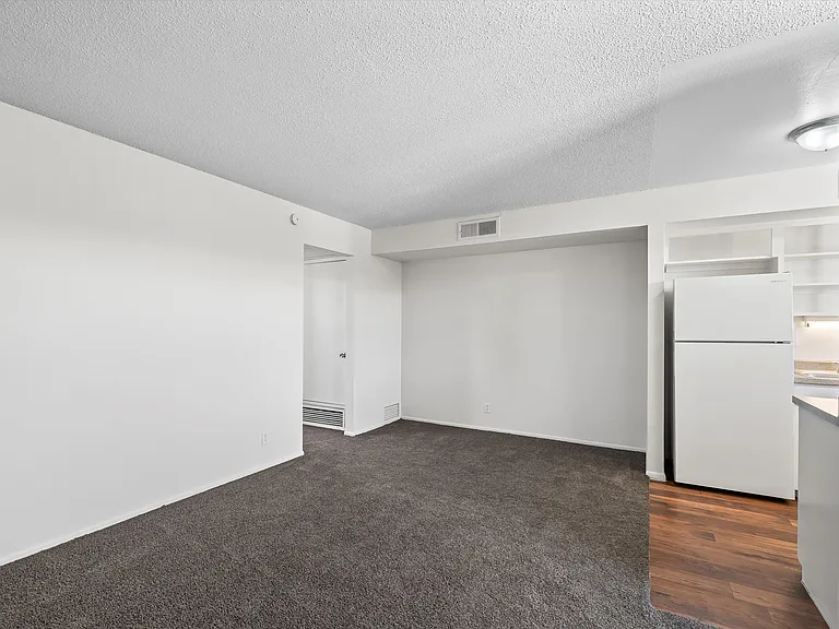 CATALINA VISTA APARTMENTS — Photo 29