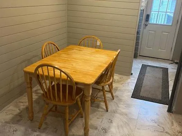 28817 Groveland St, Madison Heights, MI 48071