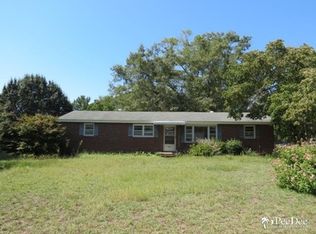 1011 Pineneedle Rd, Hartsville, SC 29550
