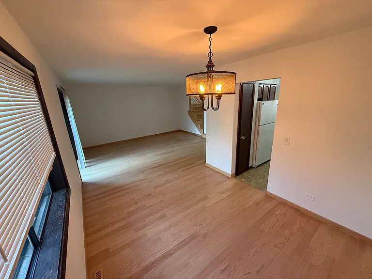 1115 Hunters Ln — Photo 9