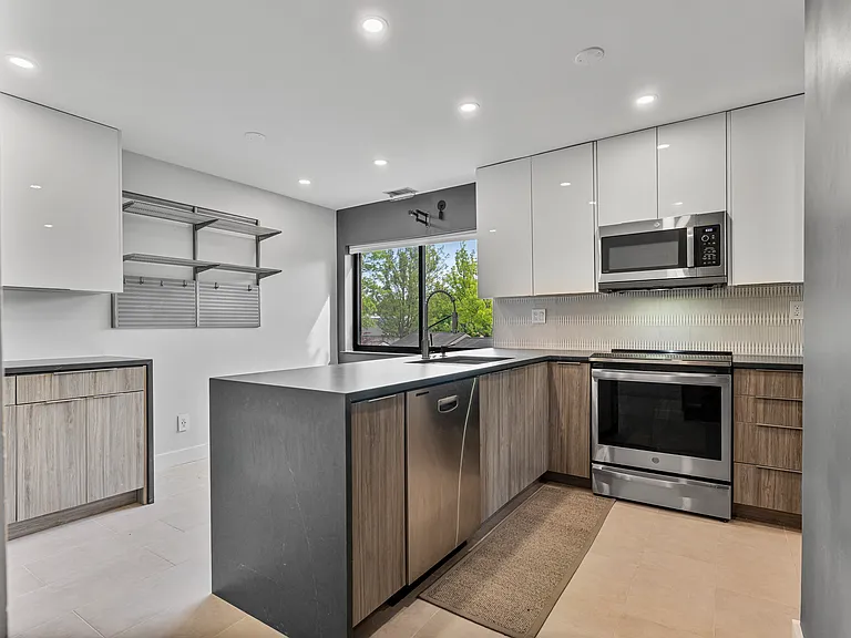 11120 Harbor Ct #1120 — Photo 18