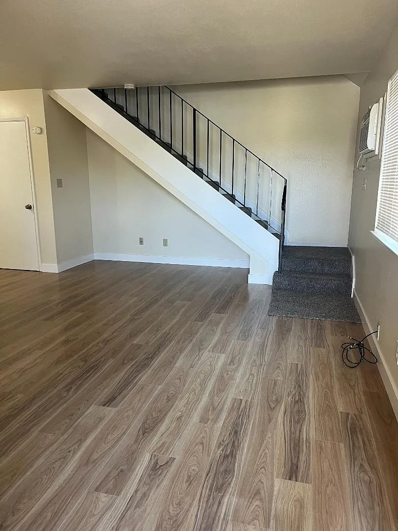 1281 Juniper Dr Unit C - Unit C — Photo 2