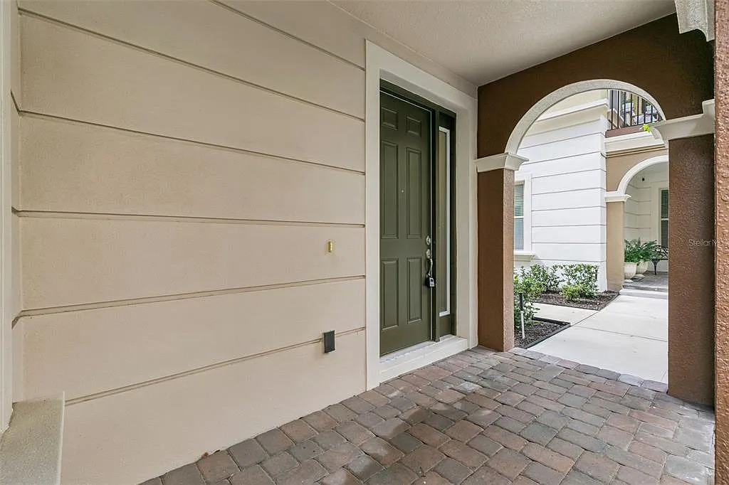 4 bed, 3.5 bath, 2516 sqft, $3,300 — Photo 3