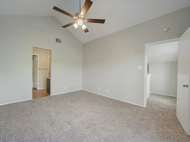 Hidden Oaks Apartments — Photo 65