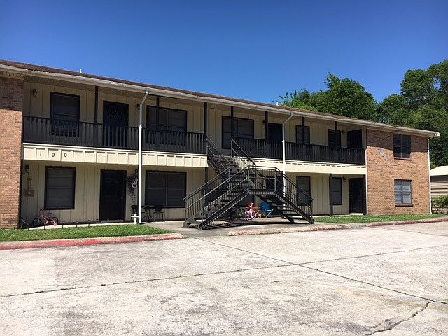 1st image of 190 Bland Dr APT 3