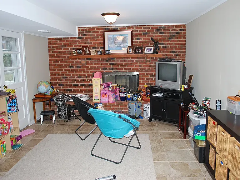 1907 Hackamore Ln — Photo 13