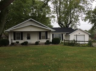 906 E Walnut St, Fort Branch, IN 47648