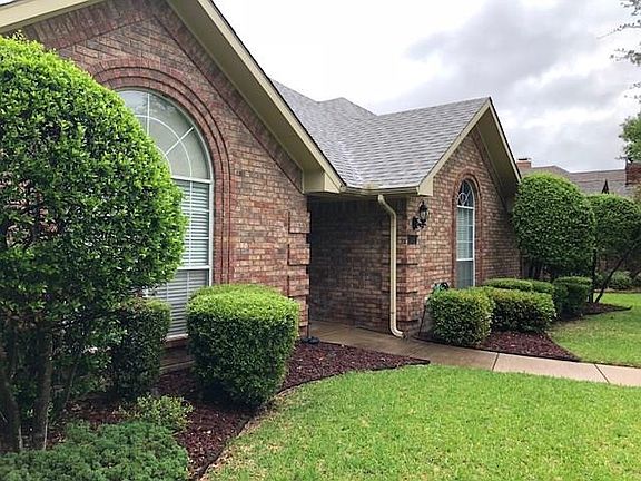 3rd image of 328 Meadowood Ln