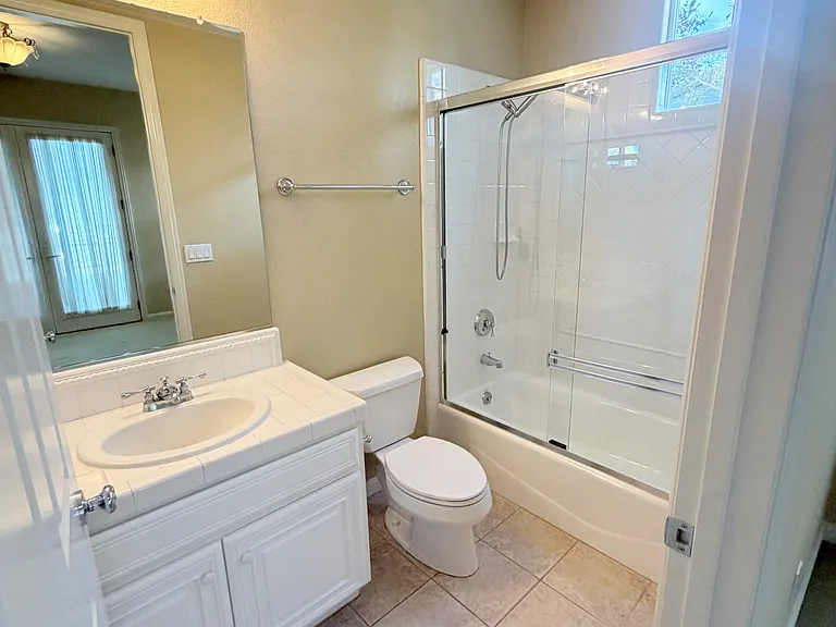 128 Regent Dr — Photo 14