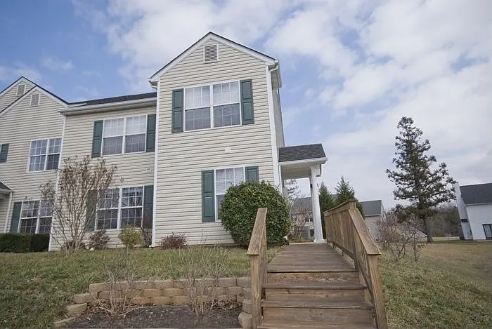 1551 Primrose Ln photo 1