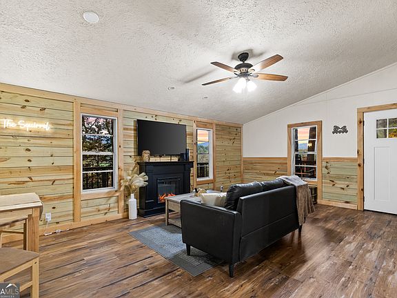 3rd image of 5240 Squirrel Hunting Rd