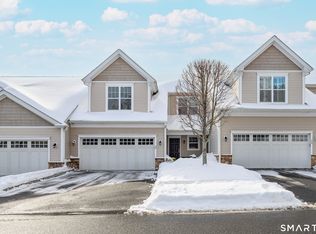 23 Woods Ln UNIT 23, Newtown, CT 06470