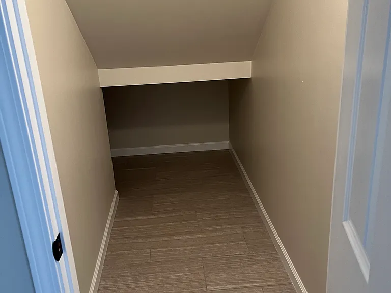 EXtra Storage for suitcases, bulky items