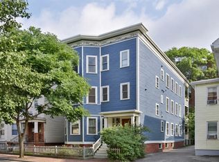 187 Harvard St #3, Cambridge, MA 02139