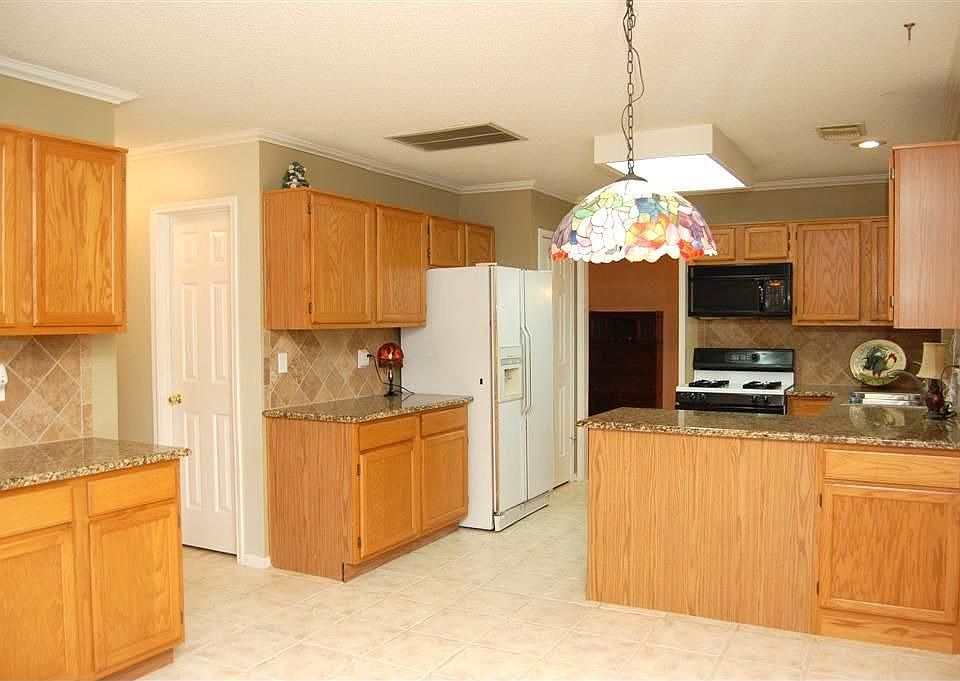 1st image of 4012 Cedarwood Dr