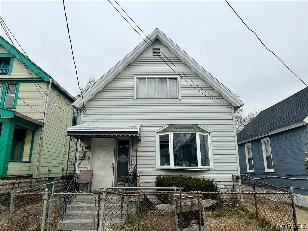716 Northampton St photo 1