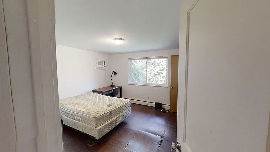 1 bed, 200 sqft, $1,150 — Photo 2