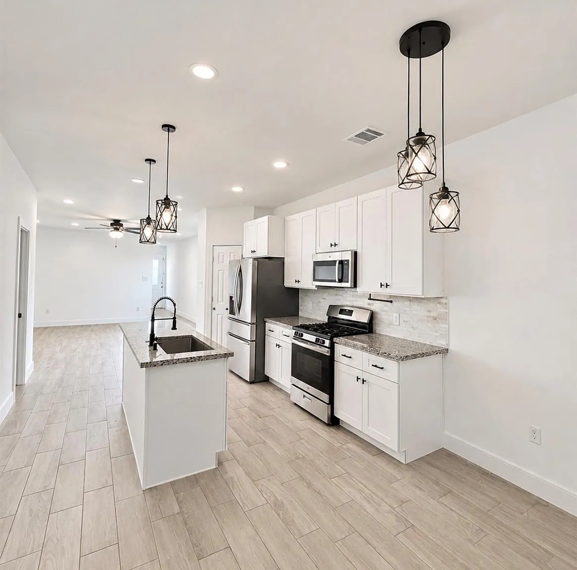 3 bed, 2.5 bath, 1748 sqft, $1,850 — Photo 3