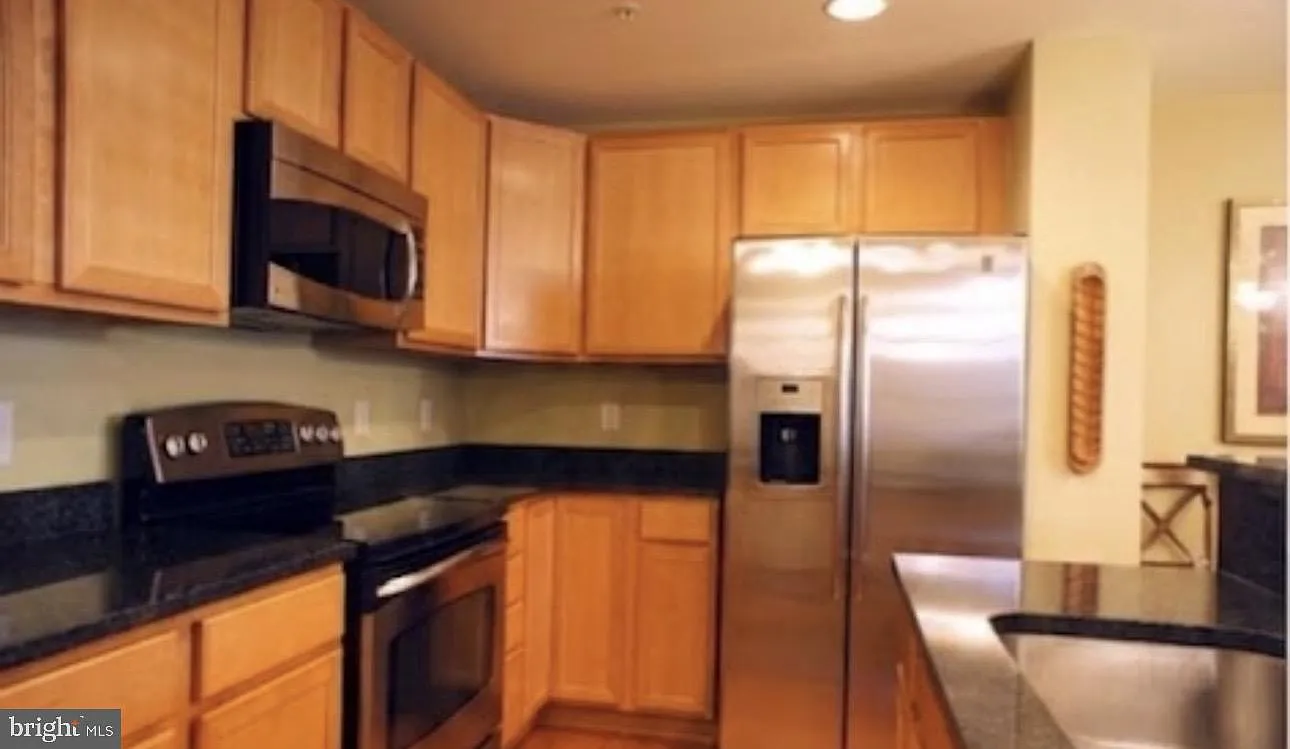 2 bed, 2.5 bath, 1232 sqft, $2,499 — Photo 2