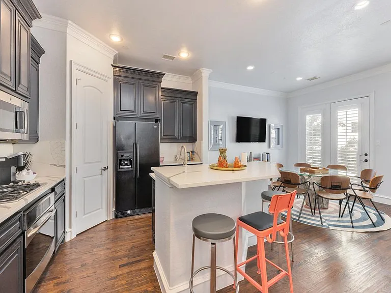 7918 Bishop Rd — Photo 8