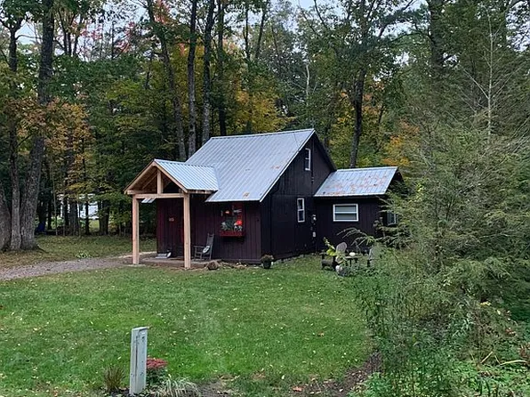 115 N Shore Rd W, Caroga Lake, NY 12032