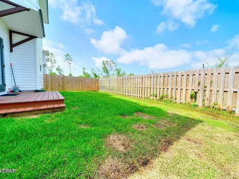 430 Raven Ln — Photo 3