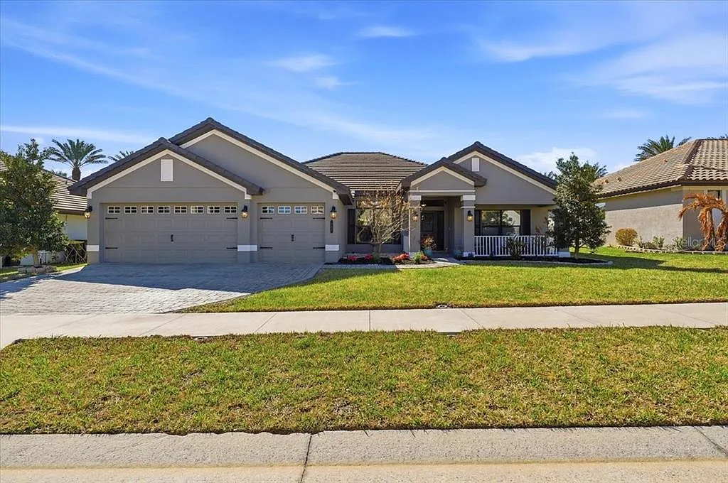 5 bed, 3.0 bath, 2516 sqft, $2,950 — Photo 1