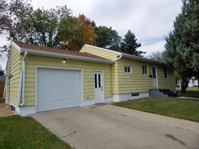 1124 4th St NE, Devils Lake, ND, 58301